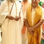 ಪರಮಪೂಜ್ಯ ಶ್ರೀಶ್ರೀರವಿಶಂಕರರ ಸನ್ನಿಧಿಯಲ್ಲಿ