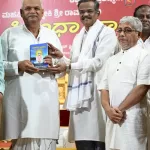 ಗಂಗಾವತಿಯ ಕಾರ್ಯಕ್ರಮದಲ್ಲಿ ಕೃಷ್ಣಾನಂದ ಶರಣರು ಹಾಗೂ ಗಂಗಾವತಿ ಪ್ರಾಣೇಶ್ ಜೊತೆ